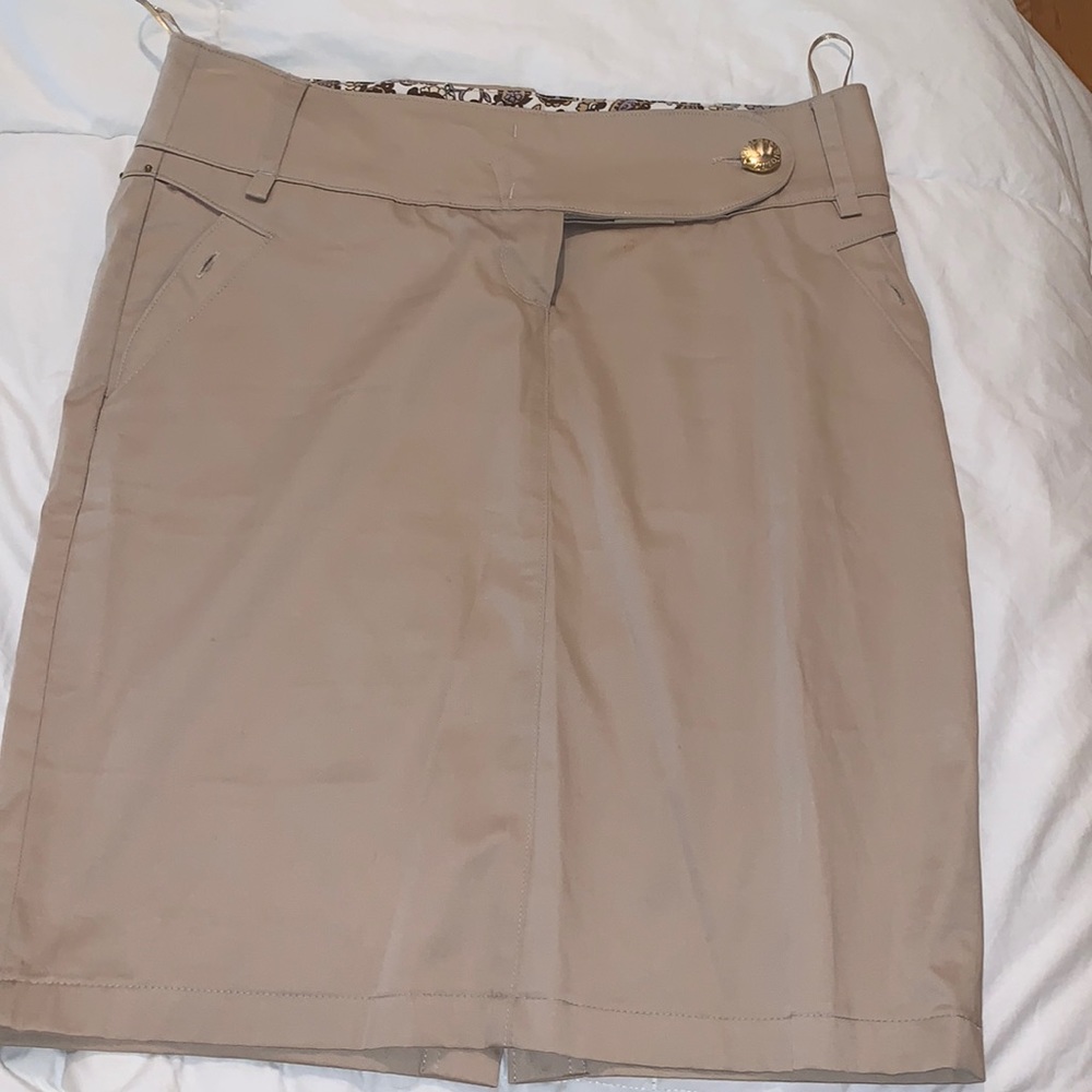 Boutique knee length khaki skirt